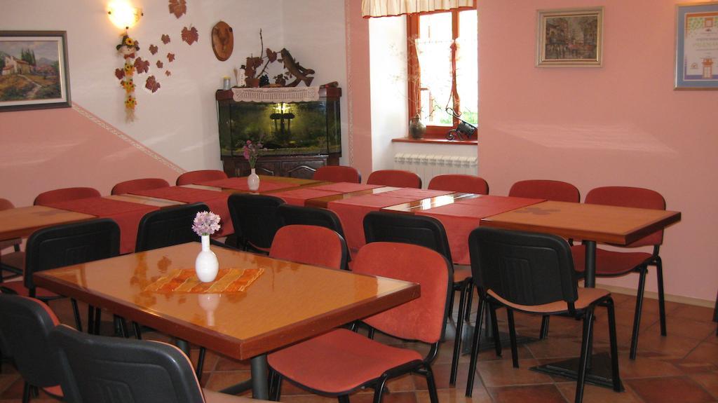 Tourist Farm Dujceva Domacija Villa Vremski Britof Ngoại thất bức ảnh